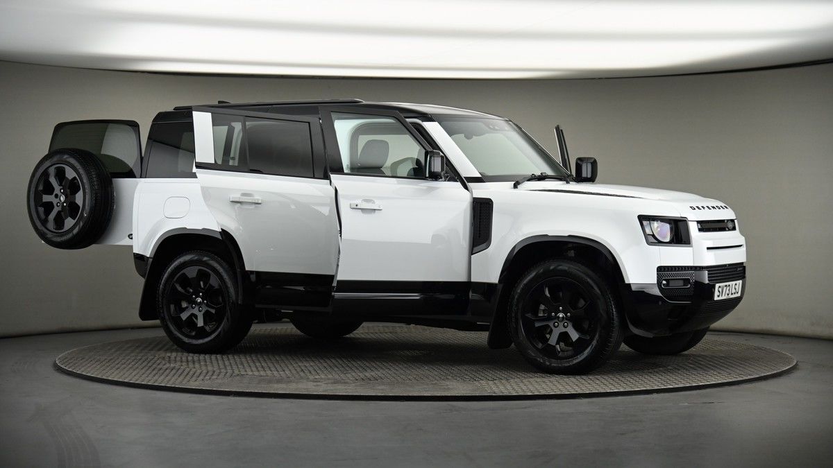 More views of Land Rover Defender 110