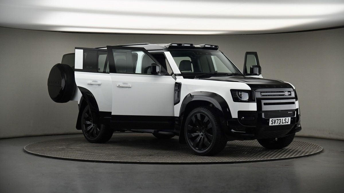 More views of Land Rover Defender 110