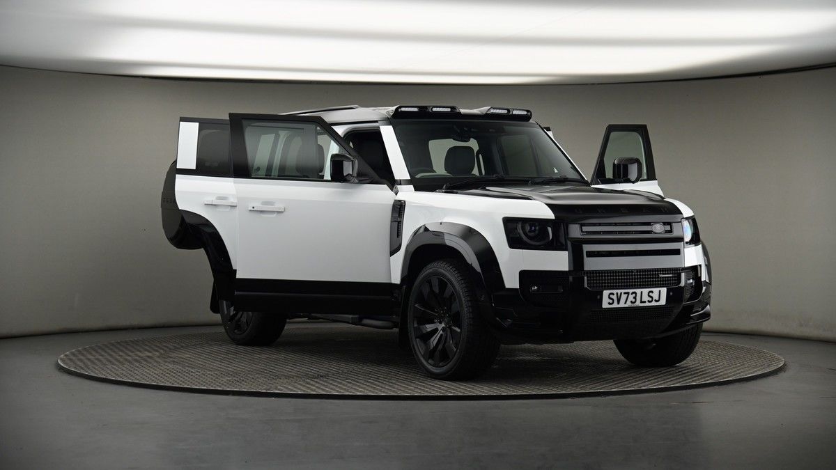 More views of Land Rover Defender 110