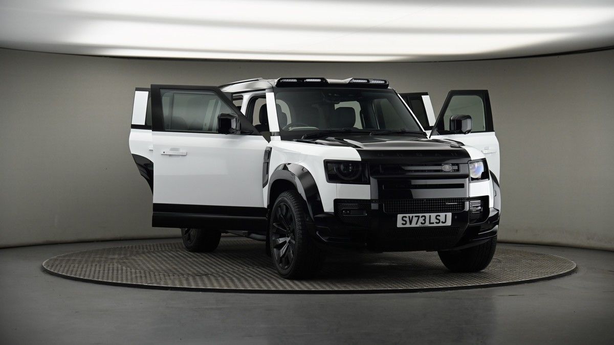 More views of Land Rover Defender 110