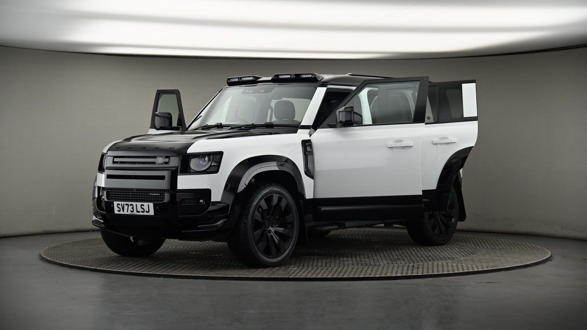 More views of Land Rover Defender 110