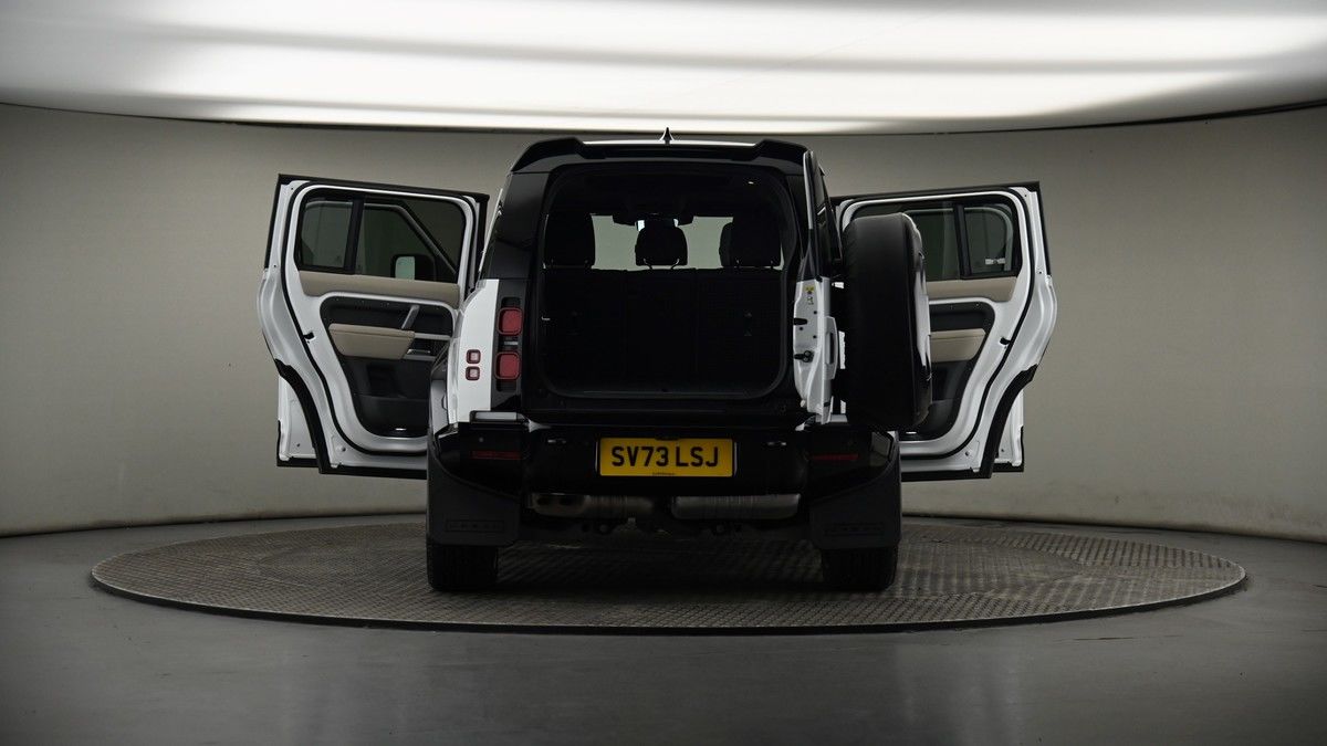 More views of Land Rover Defender 110