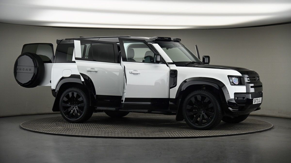 More views of Land Rover Defender 110