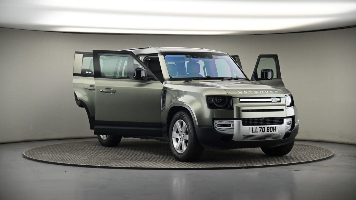 More views of Land Rover Defender 110