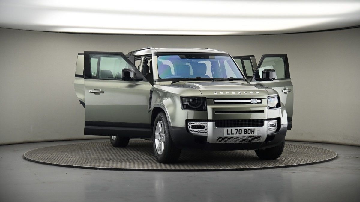 More views of Land Rover Defender 110