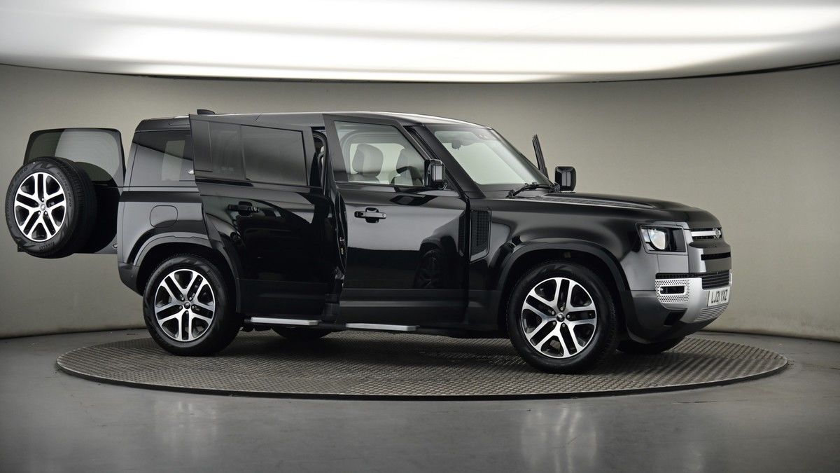 More views of Land Rover Defender 110