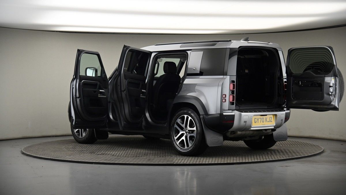More views of Land Rover Defender 110