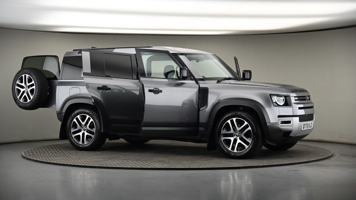More views of Land Rover Defender 110