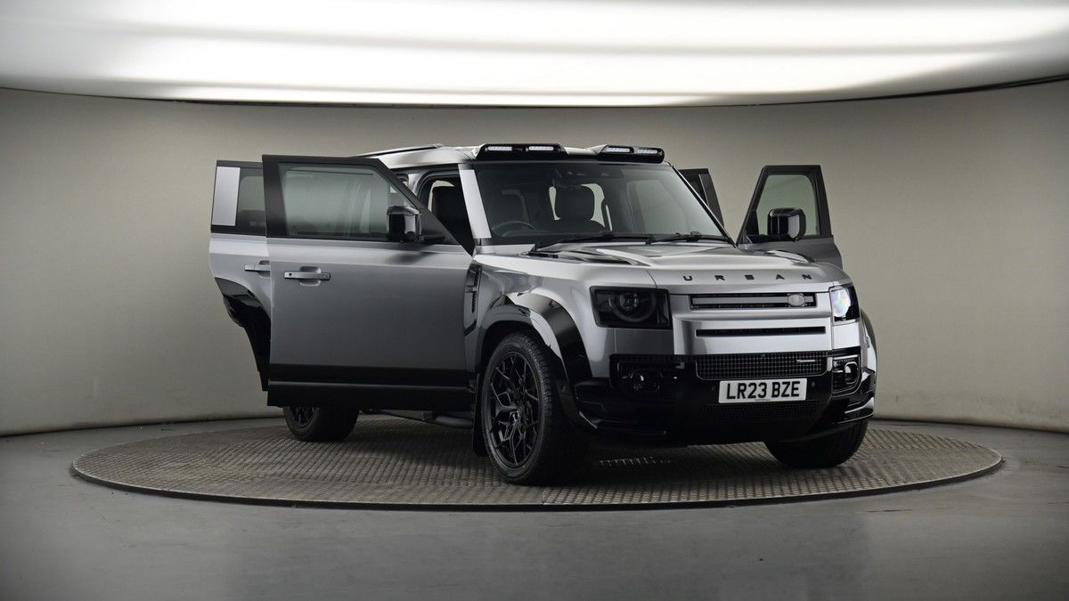 More views of Land Rover Defender 110