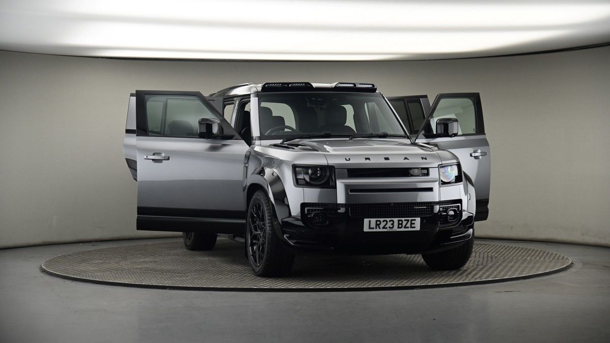 More views of Land Rover Defender 110