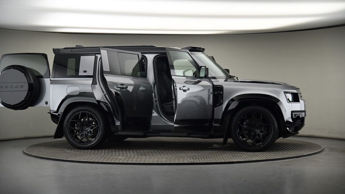 More views of Land Rover Defender 110