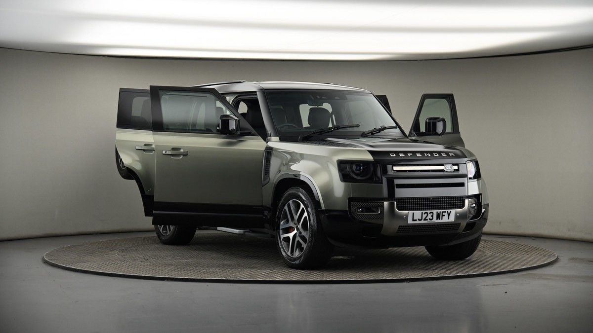 More views of Land Rover Defender 110