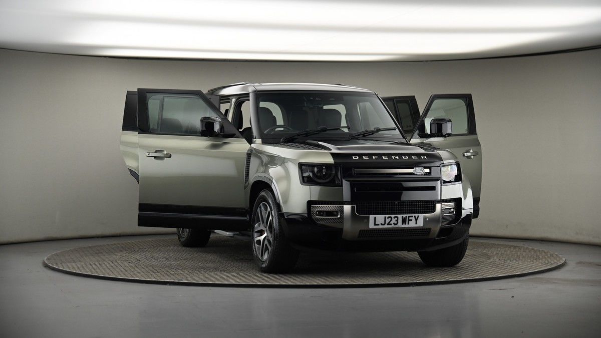 More views of Land Rover Defender 110