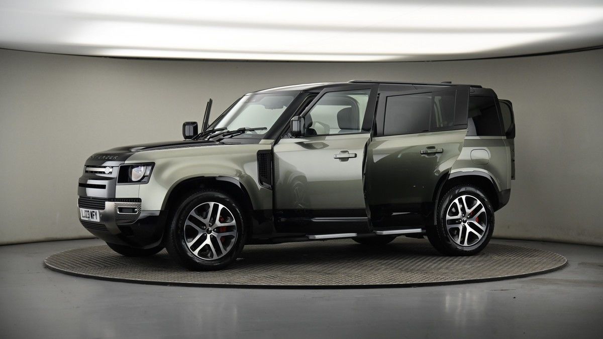 More views of Land Rover Defender 110