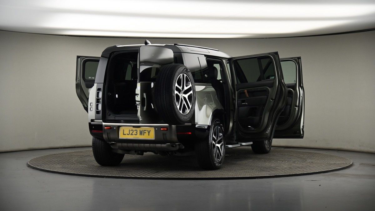 More views of Land Rover Defender 110