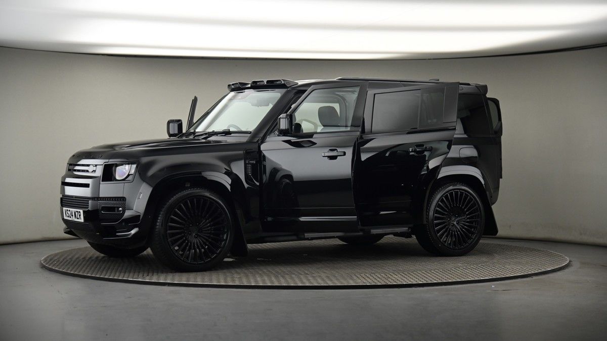 More views of Land Rover Defender 110