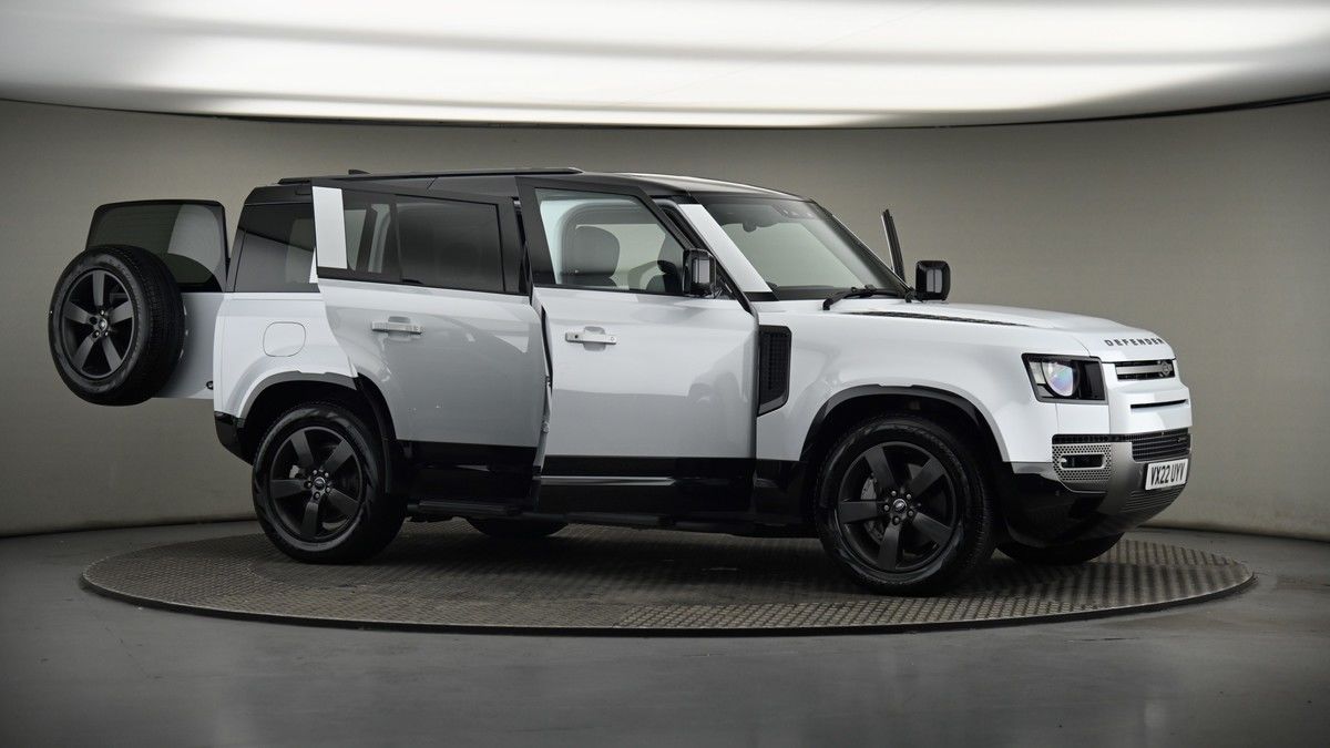 More views of Land Rover Defender 110