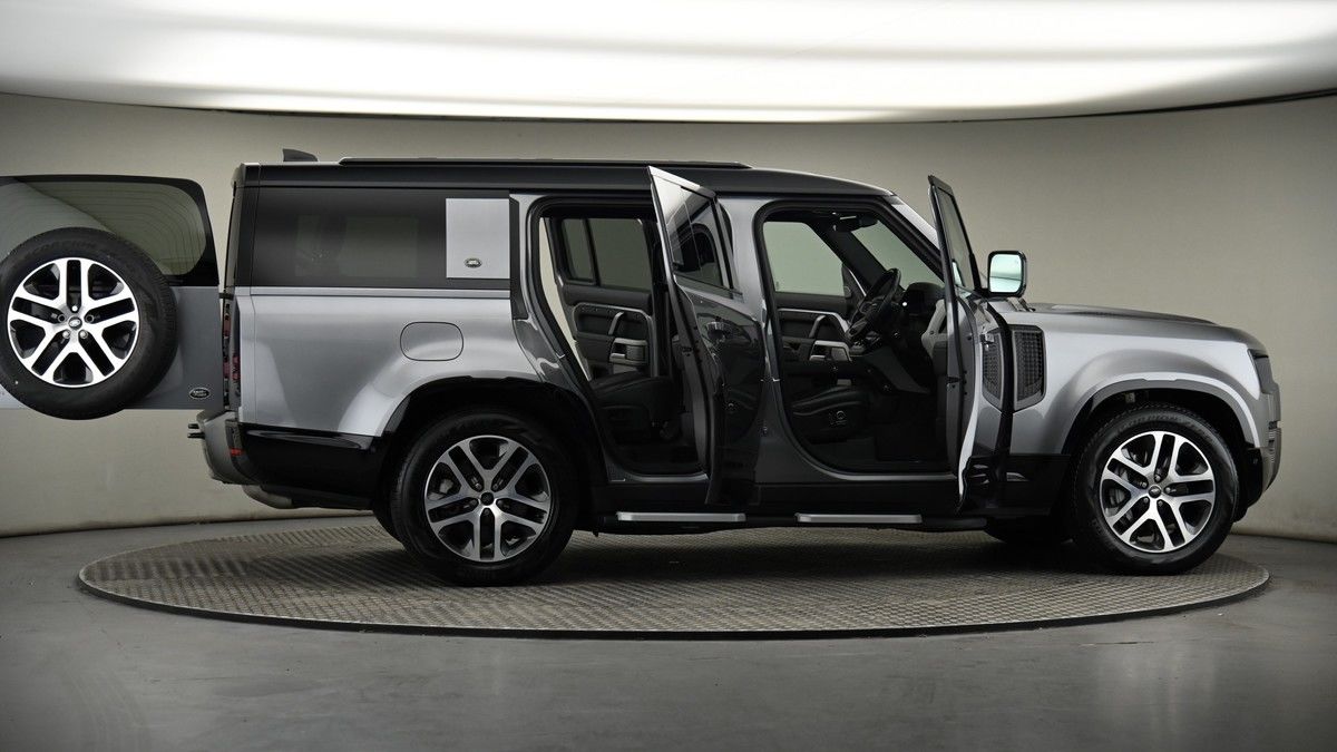 More views of Land Rover Defender 130