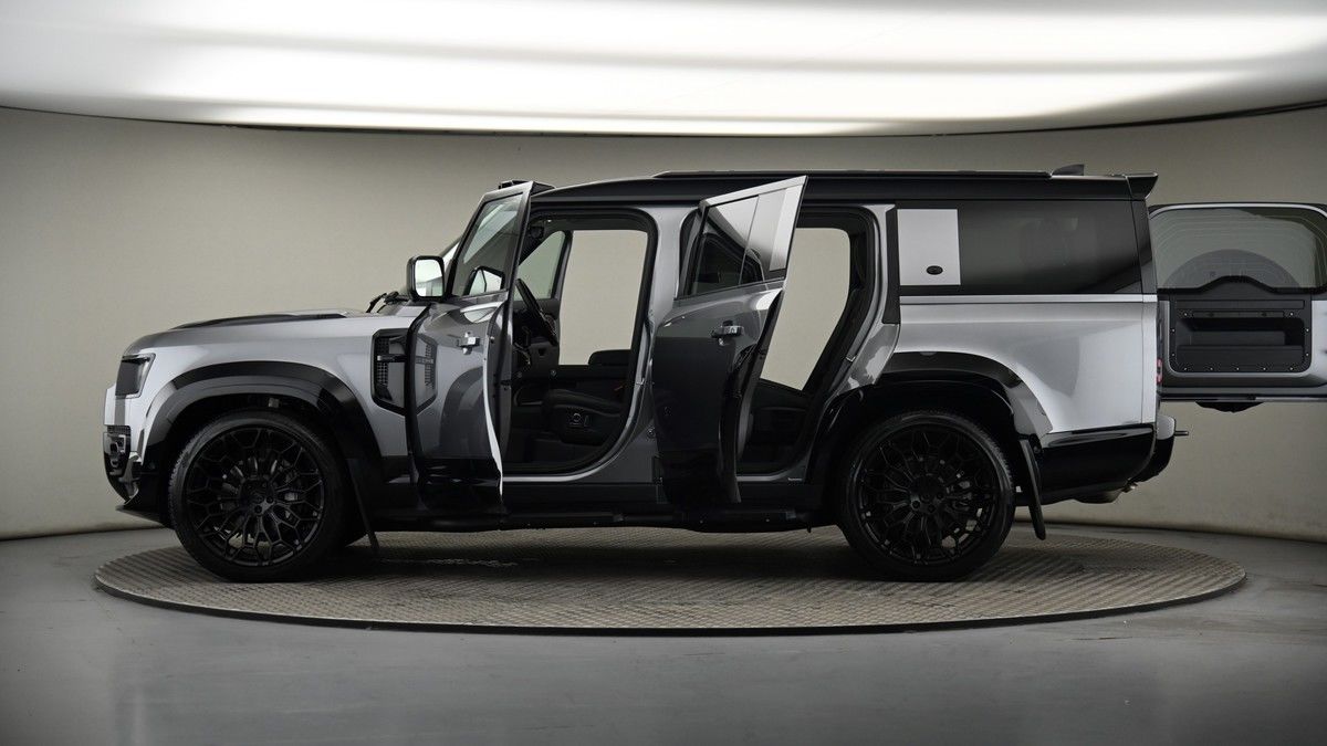 More views of Land Rover Defender 130
