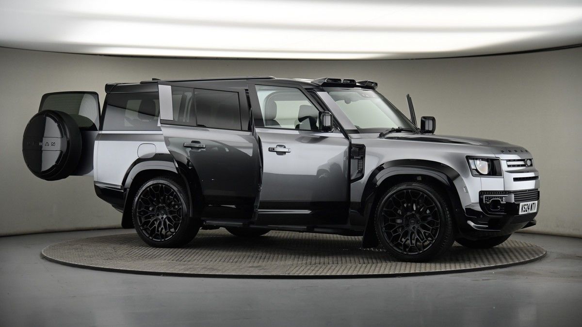 More views of Land Rover Defender 130