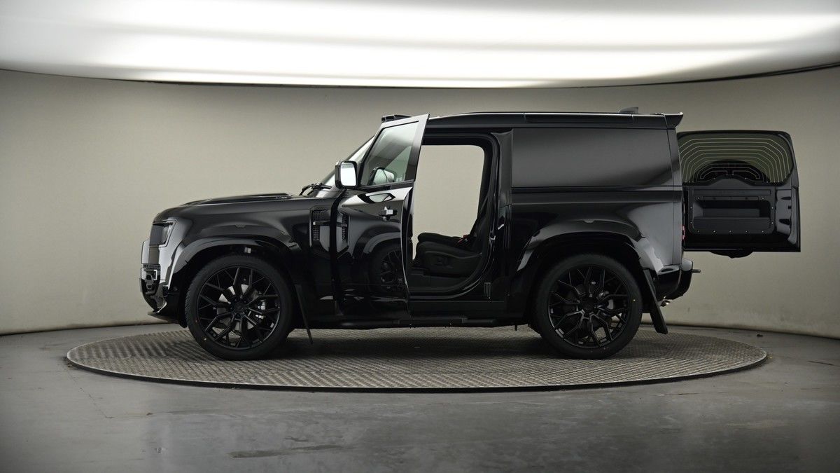 More views of Land Rover Defender 90