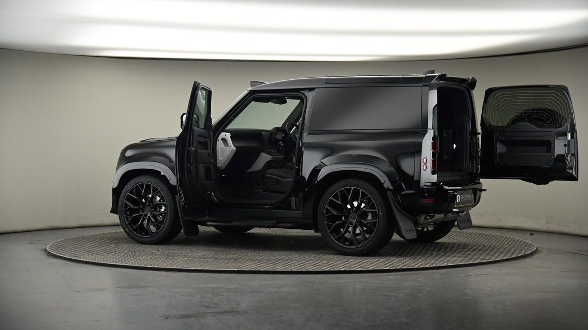 More views of Land Rover Defender 90