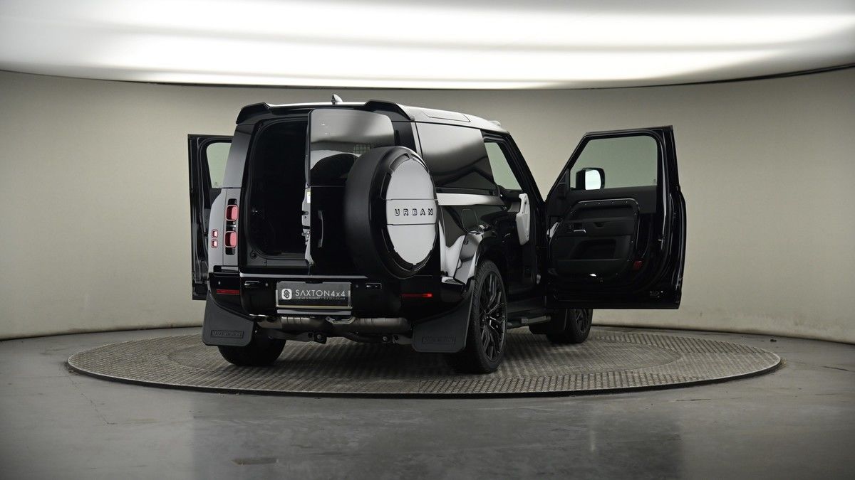 More views of Land Rover Defender 90
