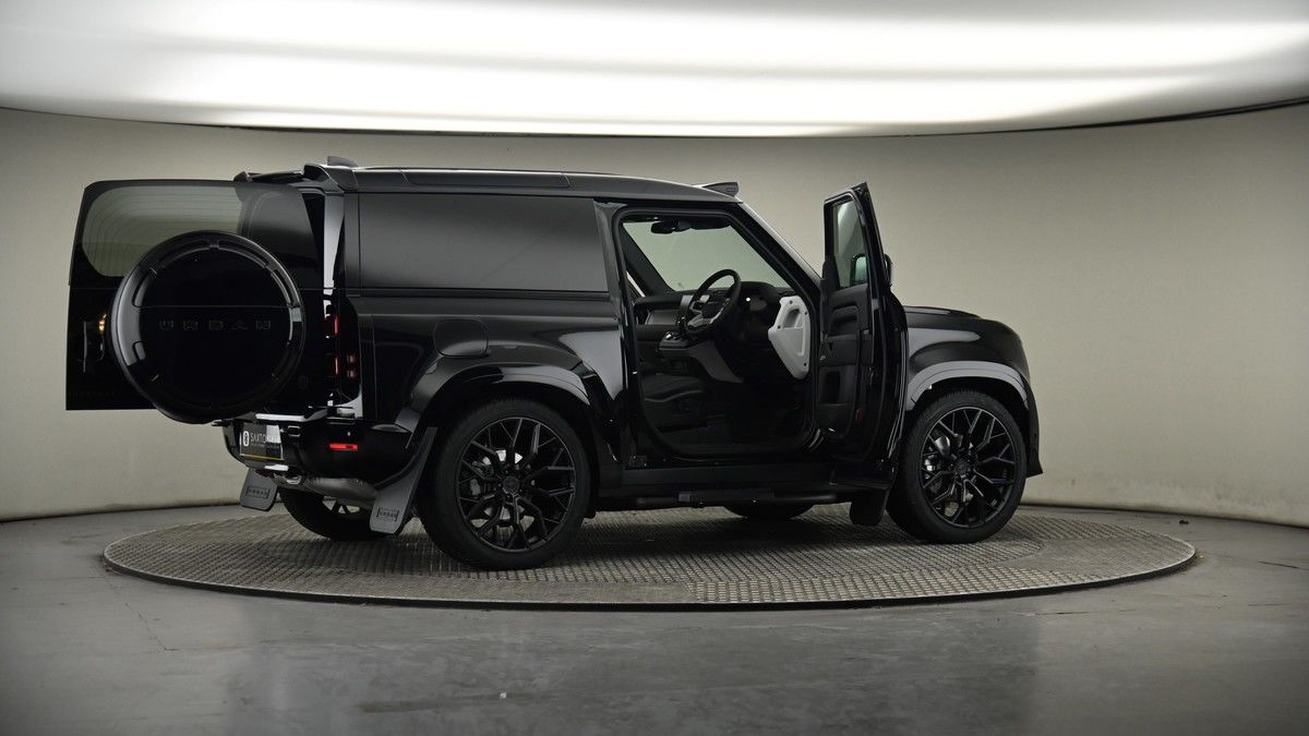 More views of Land Rover Defender 90
