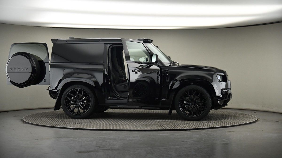 More views of Land Rover Defender 90