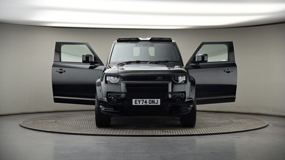 More views of Land Rover Defender 90