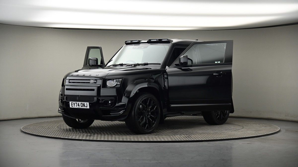More views of Land Rover Defender 90