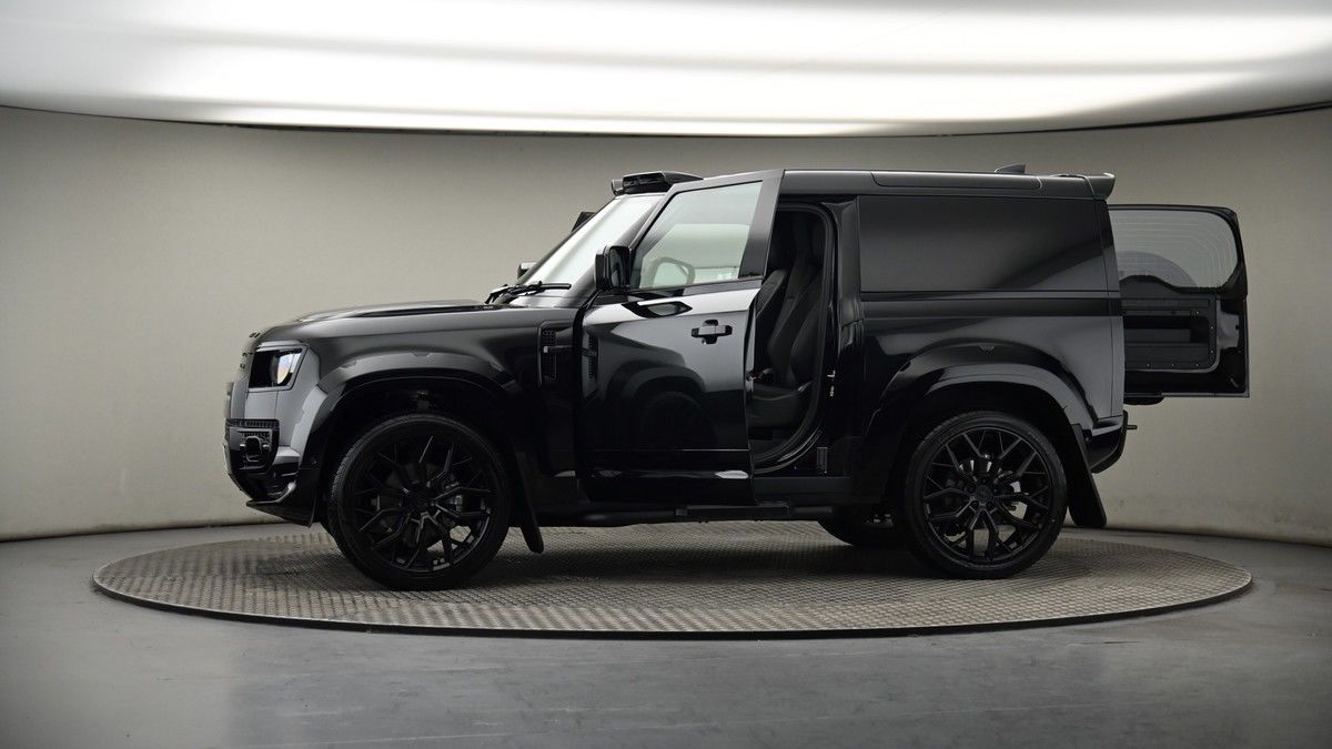 More views of Land Rover Defender 90