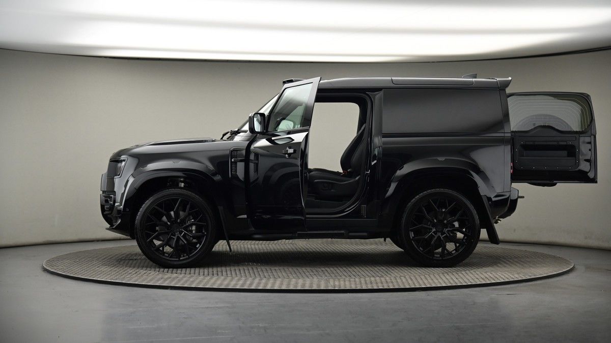 More views of Land Rover Defender 90