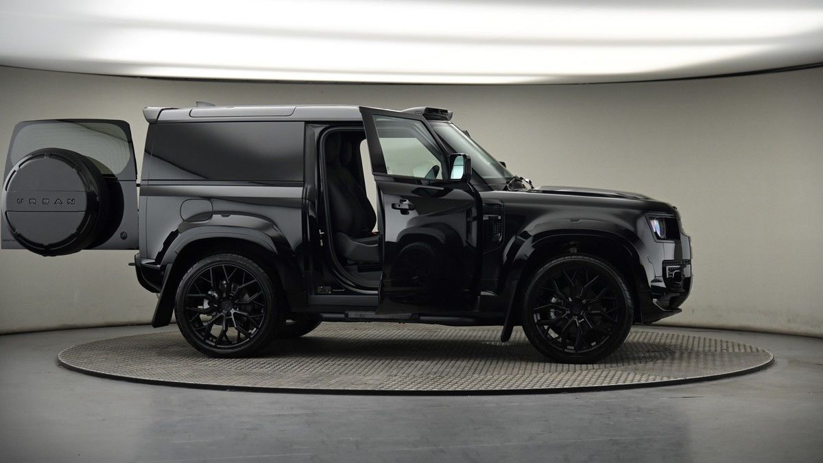 More views of Land Rover Defender 90