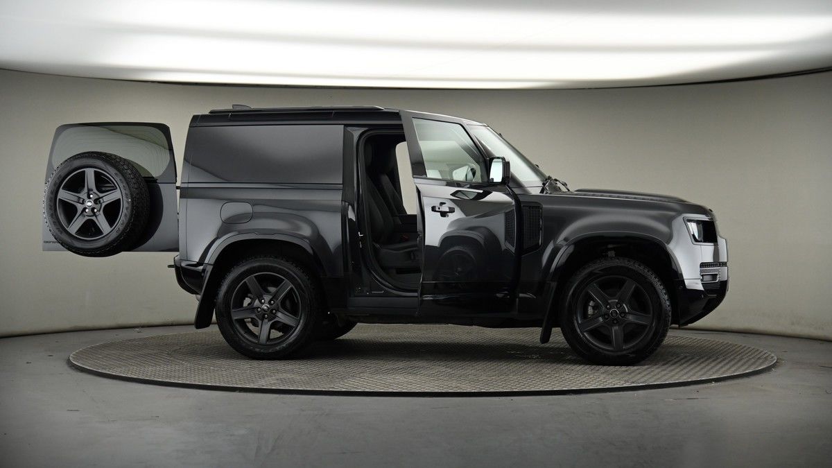 More views of Land Rover Defender 90