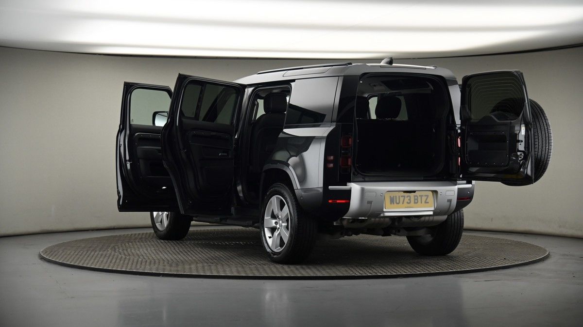 Land Rover Defender 110 Image 8