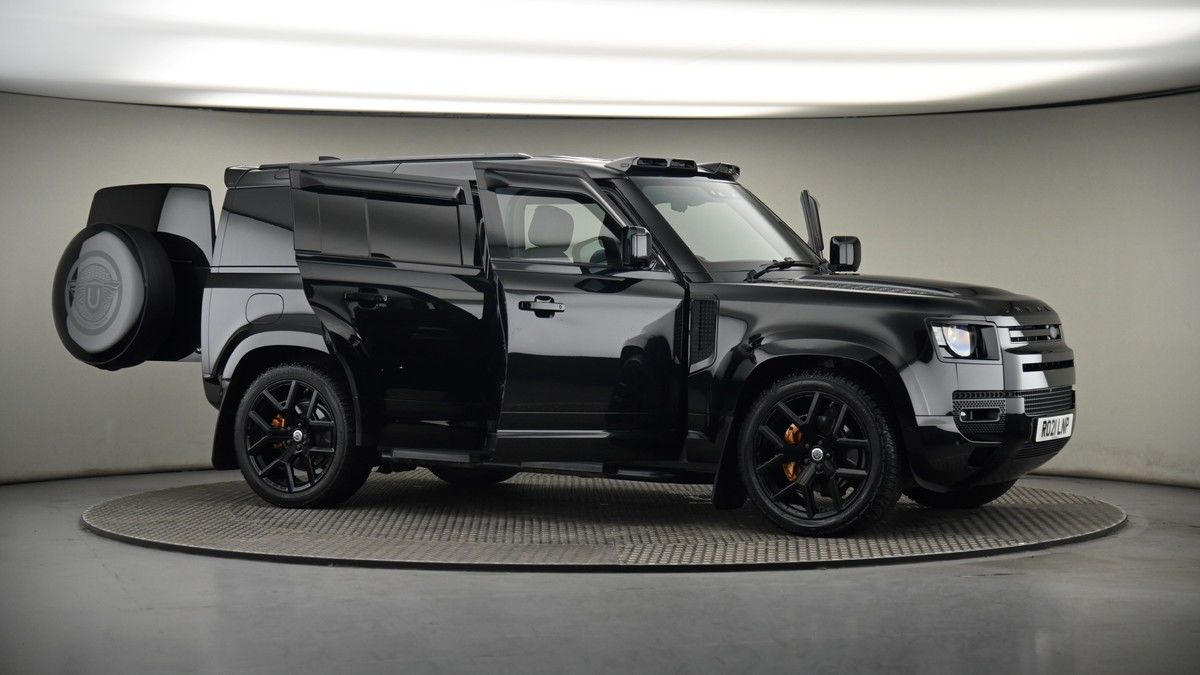 More views of Land Rover Defender 110