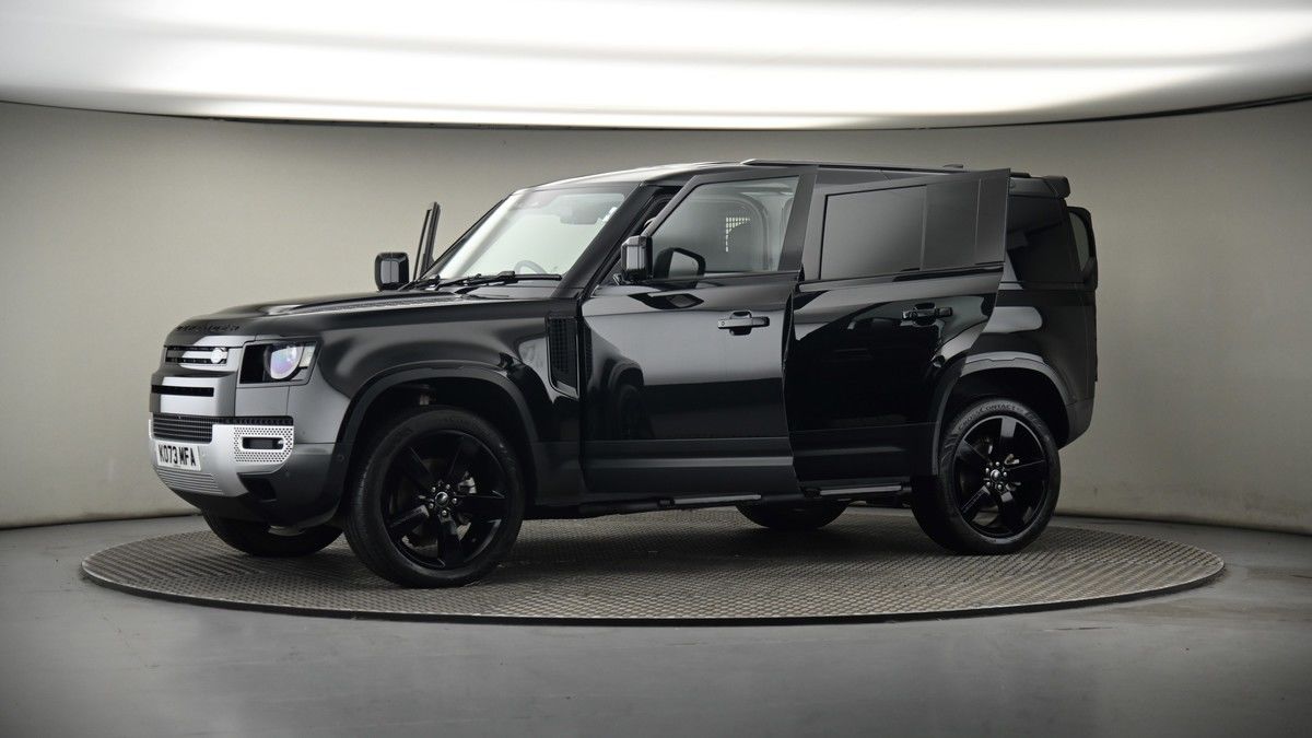 More views of Land Rover Defender 110