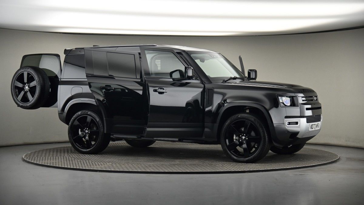More views of Land Rover Defender 110