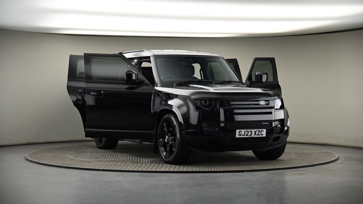 More views of Land Rover Defender 110