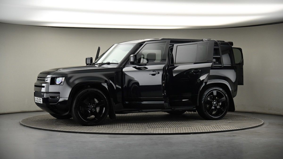 More views of Land Rover Defender 110
