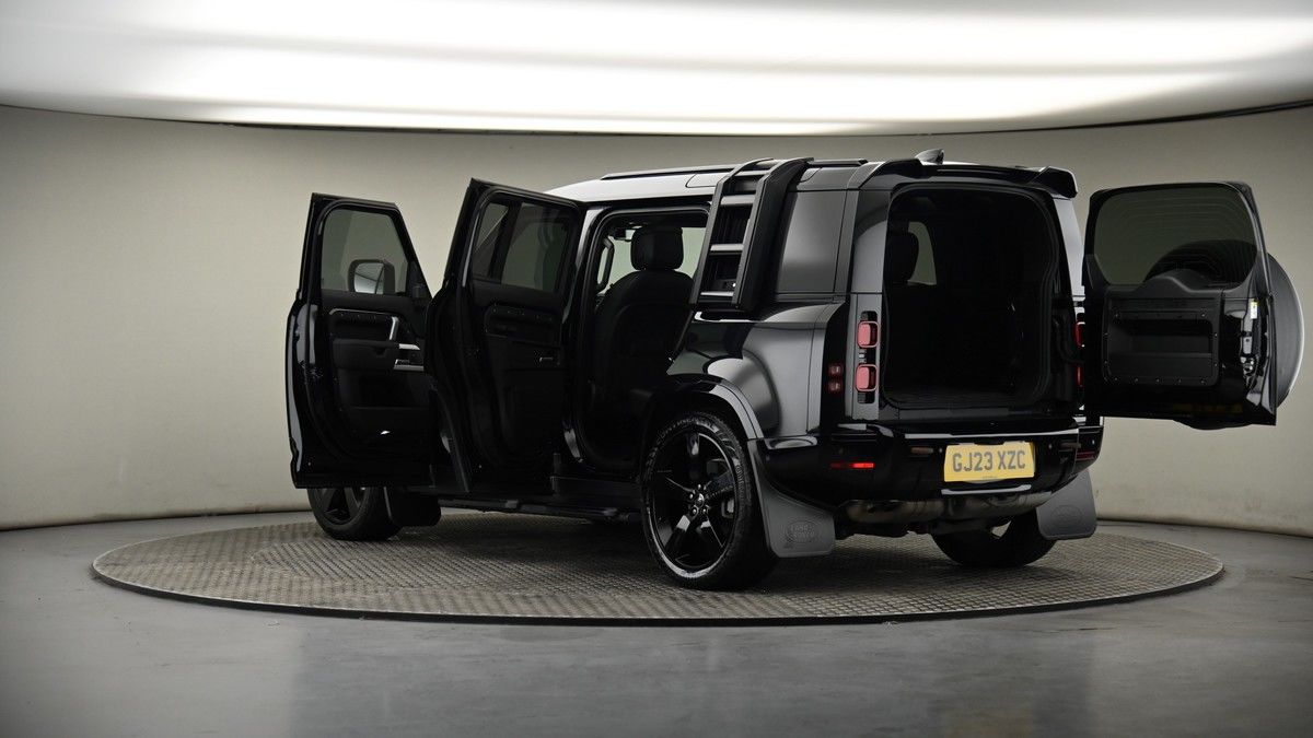 More views of Land Rover Defender 110