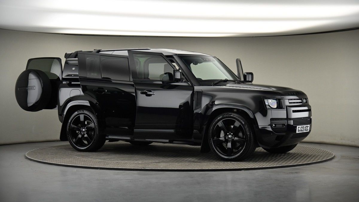 More views of Land Rover Defender 110
