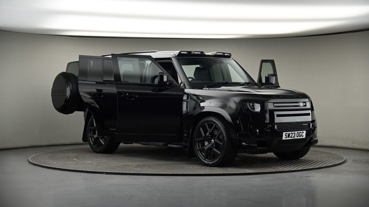More views of Land Rover Defender 110