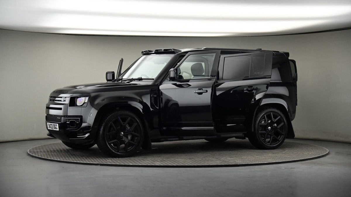 More views of Land Rover Defender 110