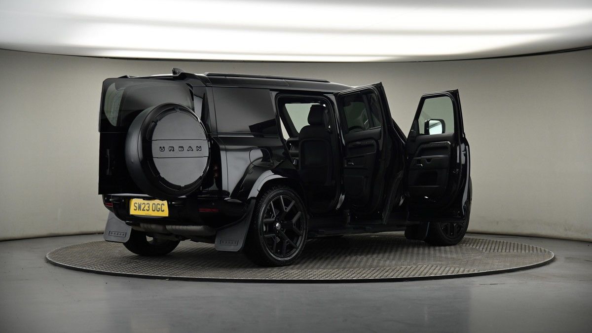 More views of Land Rover Defender 110
