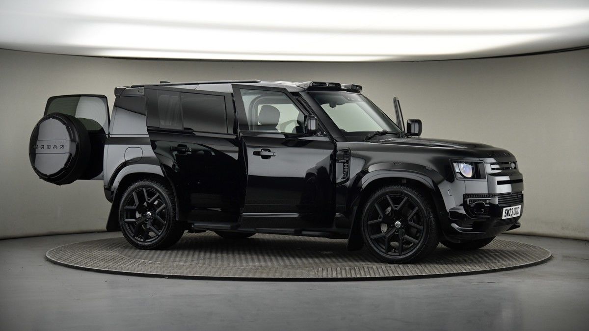 More views of Land Rover Defender 110