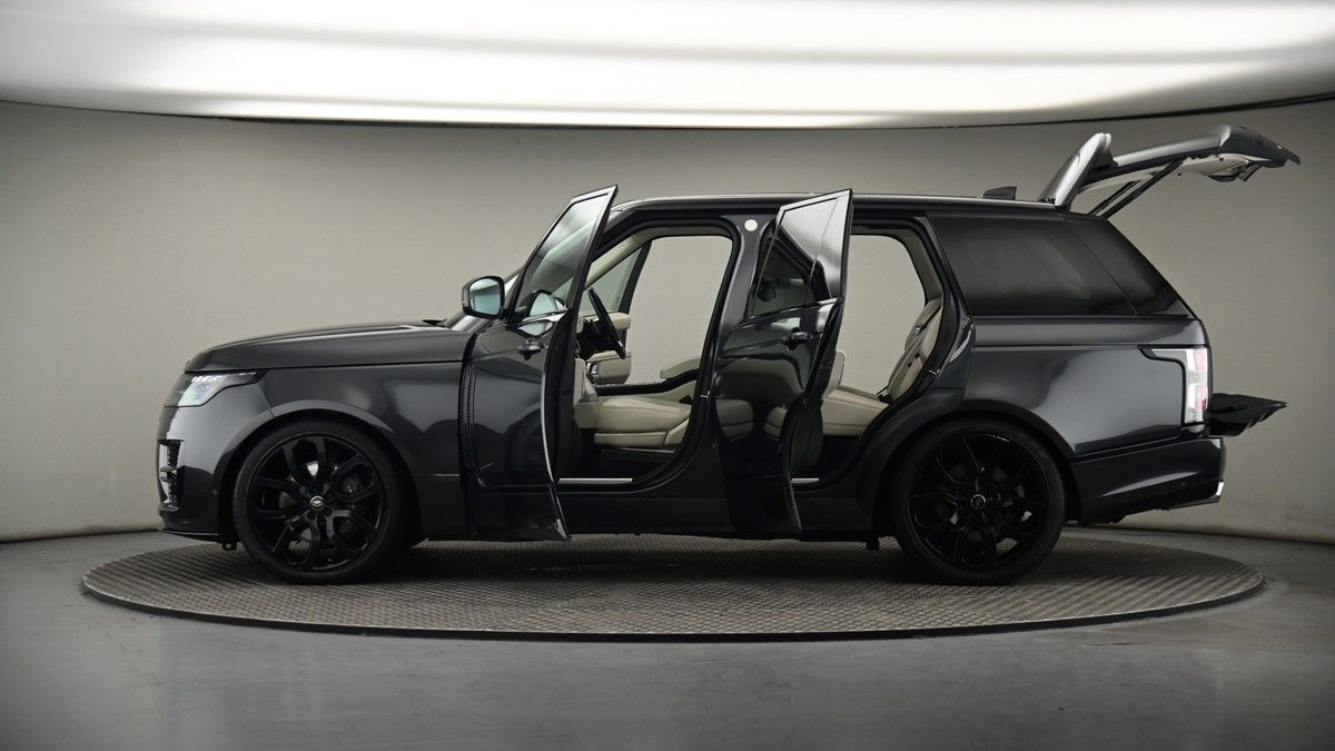 More views of Land Rover Range Rover