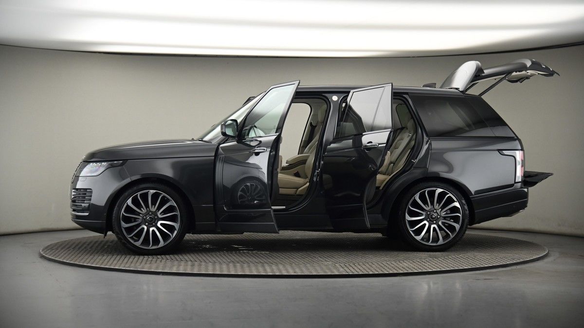 More views of Land Rover Range Rover