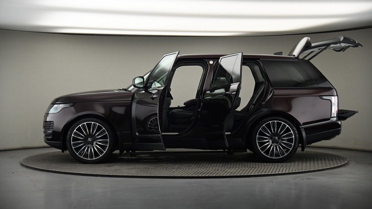 More views of Land Rover Range Rover
